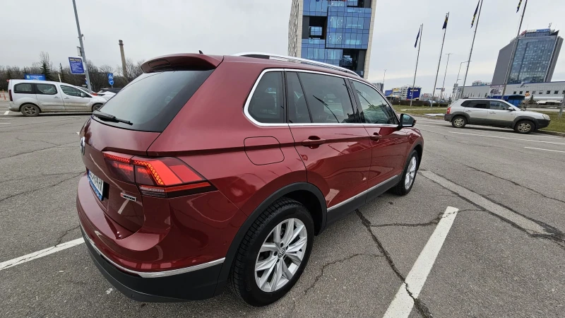 VW Tiguan 4MOTION Automatik 2.0 TDI Highline, снимка 5 - Автомобили и джипове - 53225772