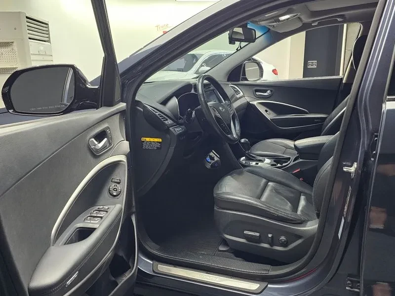 Hyundai Santa fe 2.0 CRDi 4WD - САМО 30% АВАНС, снимка 10 - Автомобили и джипове - 56021766