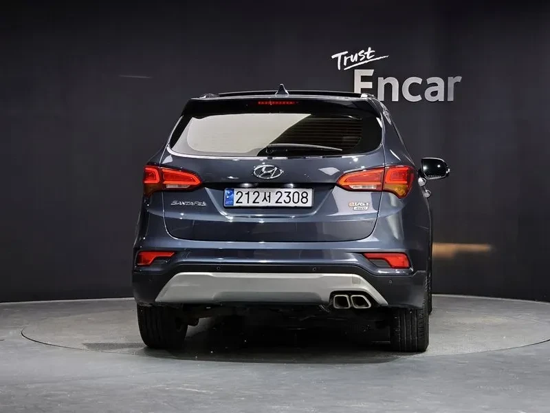 Hyundai Santa fe 2.0 CRDi 4WD - САМО 30% АВАНС, снимка 4 - Автомобили и джипове - 56021766
