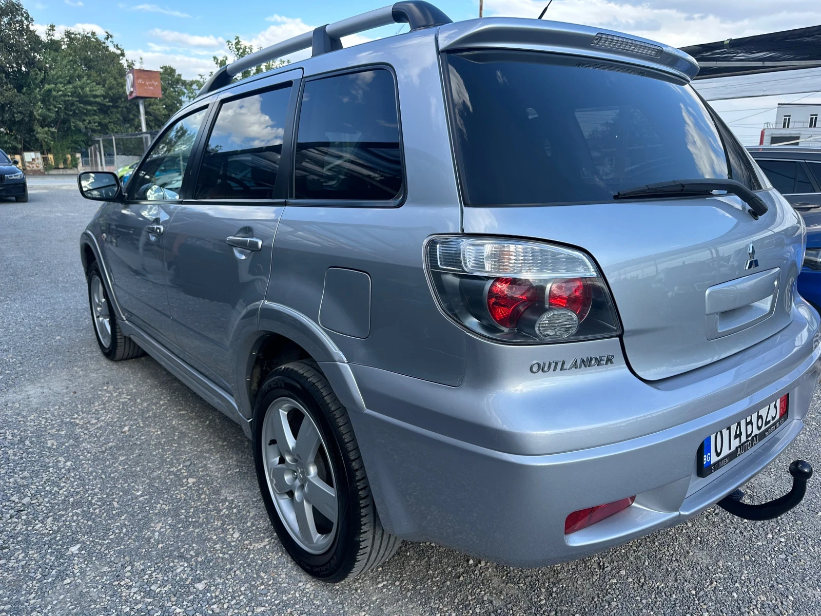 Mitsubishi Outlander FACELIFT 2.4-AUTOMATIK - изображение 4