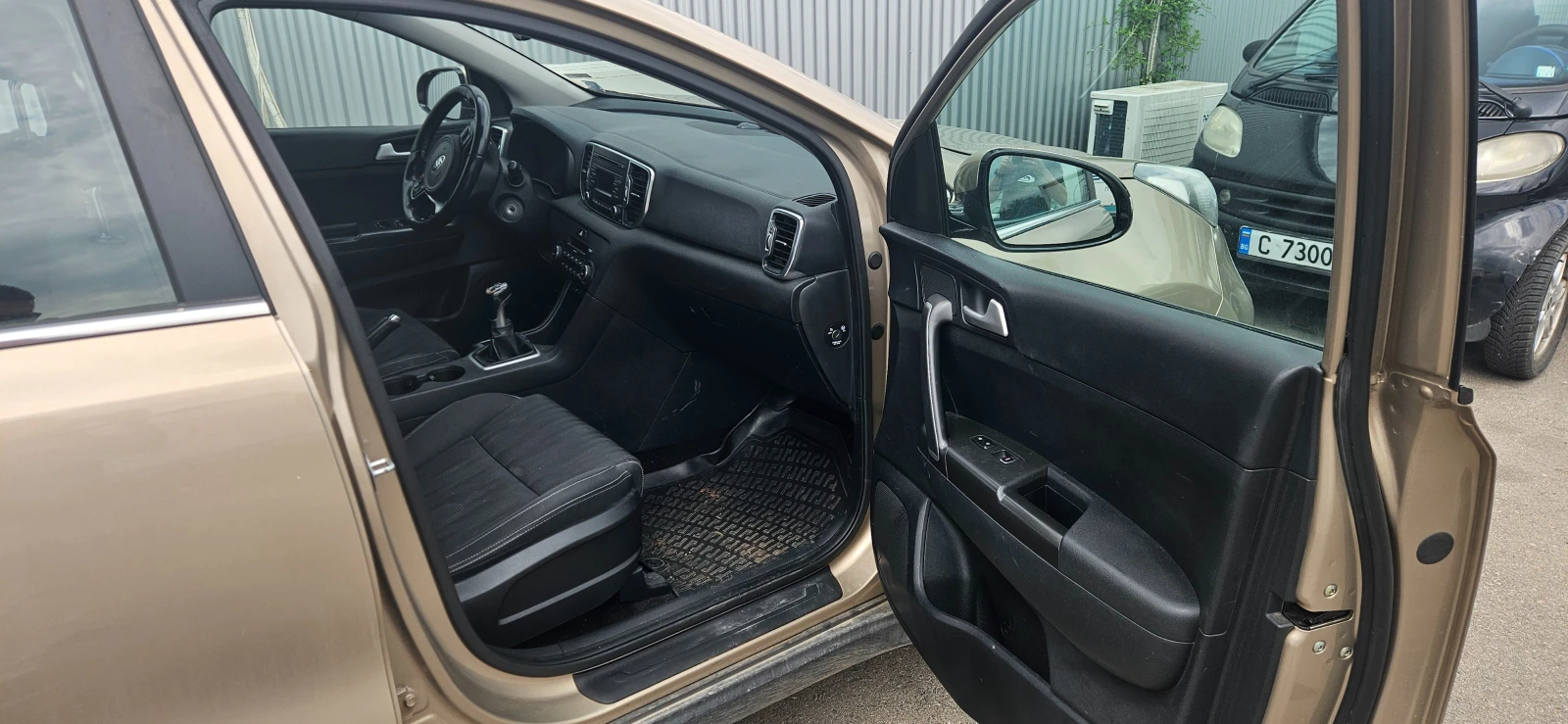 Kia Sportage 2.0 CRDi AWD - изображение 7