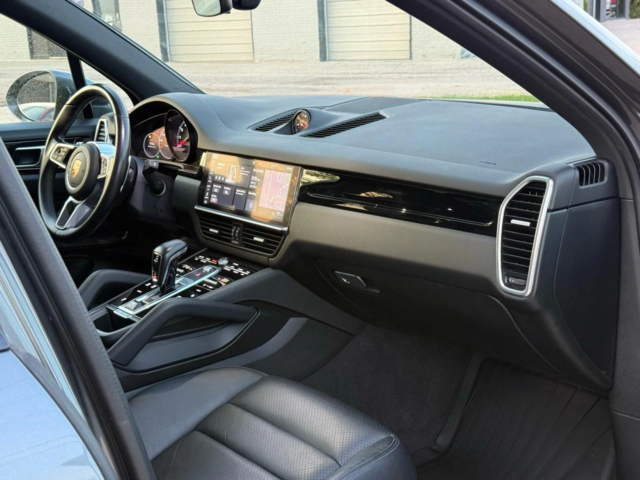 Porsche Cayenne 3.0 TFSI / AWD / PANO / BOSE - изображение 9