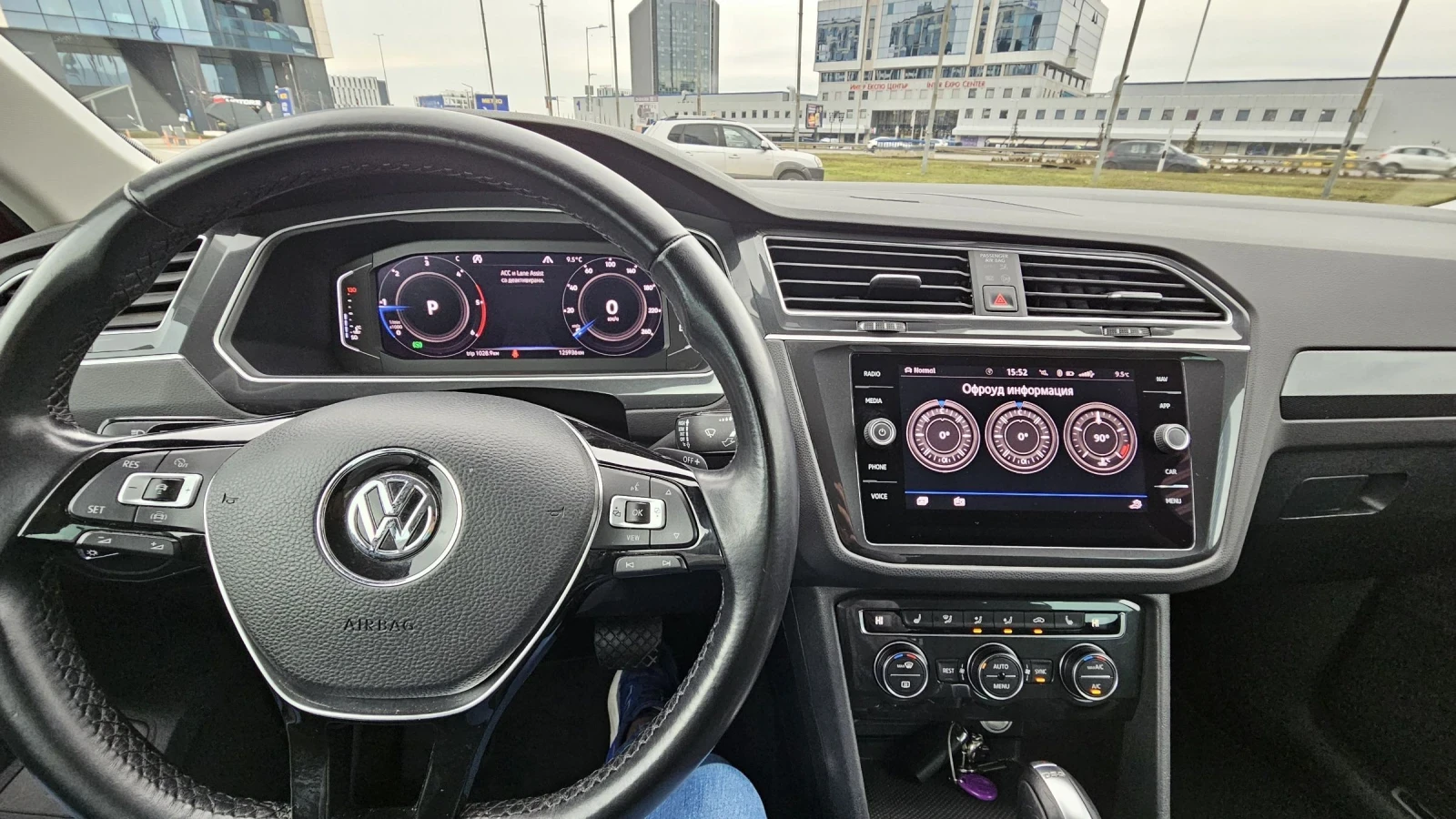 VW Tiguan 4MOTION Automatik 2.0 TDI Highline, снимка 14 - Автомобили и джипове - 53225772