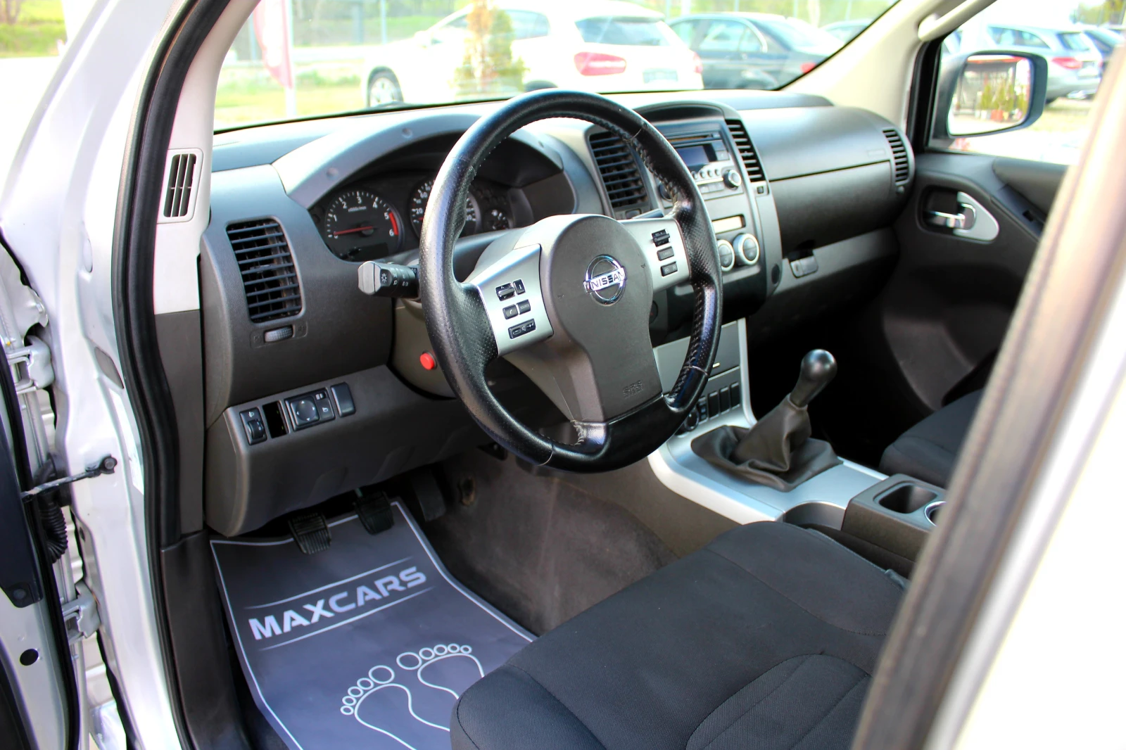 Nissan Navara FACELIFT * СОБСТВЕН ЛИЗИНГ, снимка 10 - Автомобили и джипове - 54129284