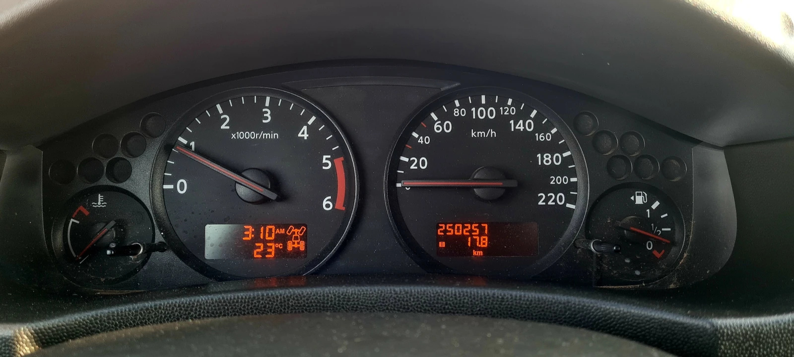 Nissan Navara FACELIFT * СОБСТВЕН ЛИЗИНГ, снимка 17 - Автомобили и джипове - 54129284