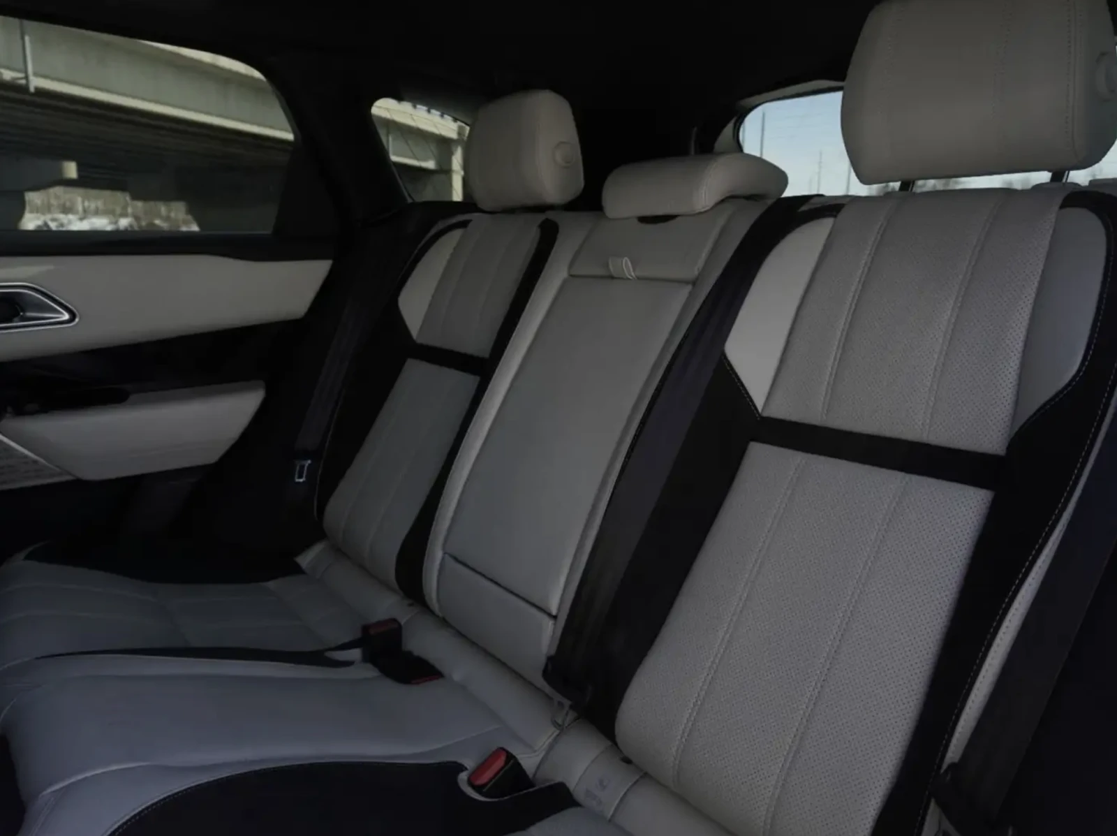 Land Rover Range Rover Velar 2019 LAND ROVER RANGE ROVER VELAR R-DYNAMIC SE, снимка 12 - Автомобили и джипове - 54139588