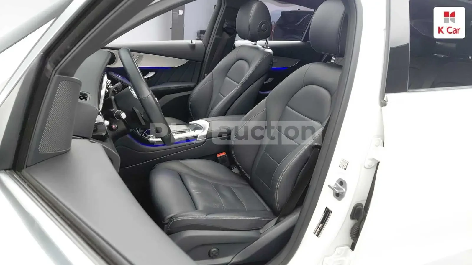 Mercedes-Benz GLC 220 4MATIC* AMG NIGHT PACKAGE* Keyless* Панорама , снимка 6 - Автомобили и джипове - 54691365