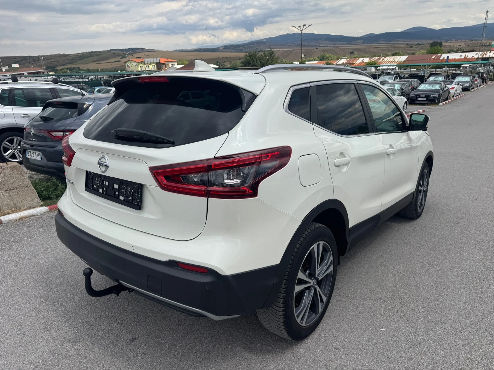 Nissan Qashqai Nissan Qashqai 1.6 dCi TEKNA 360 AVTOMAT, снимка 5 - Автомобили и джипове - 55372132