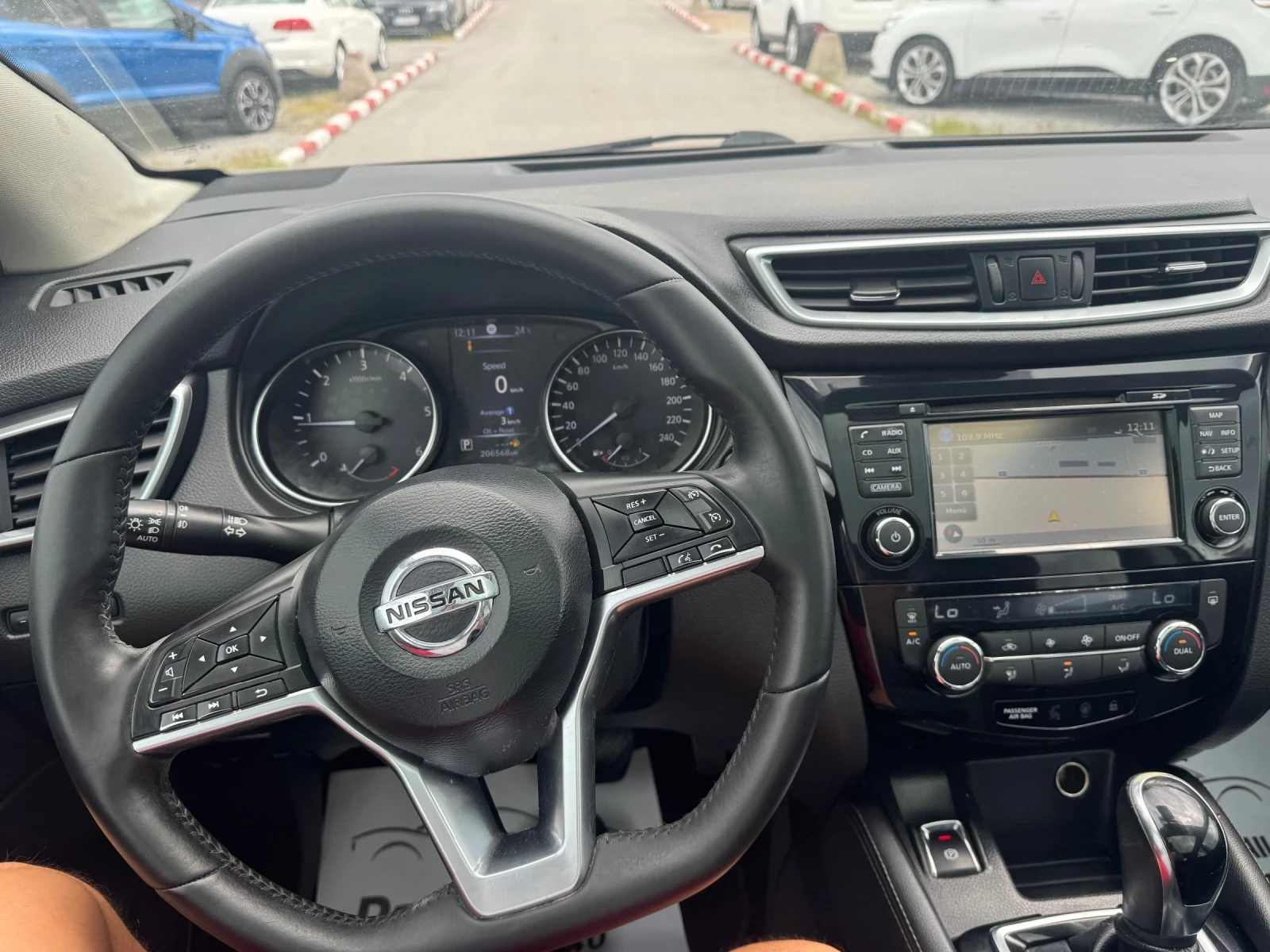 Nissan Qashqai Nissan Qashqai 1.6 dCi TEKNA 360 AVTOMAT, снимка 12 - Автомобили и джипове - 55372132
