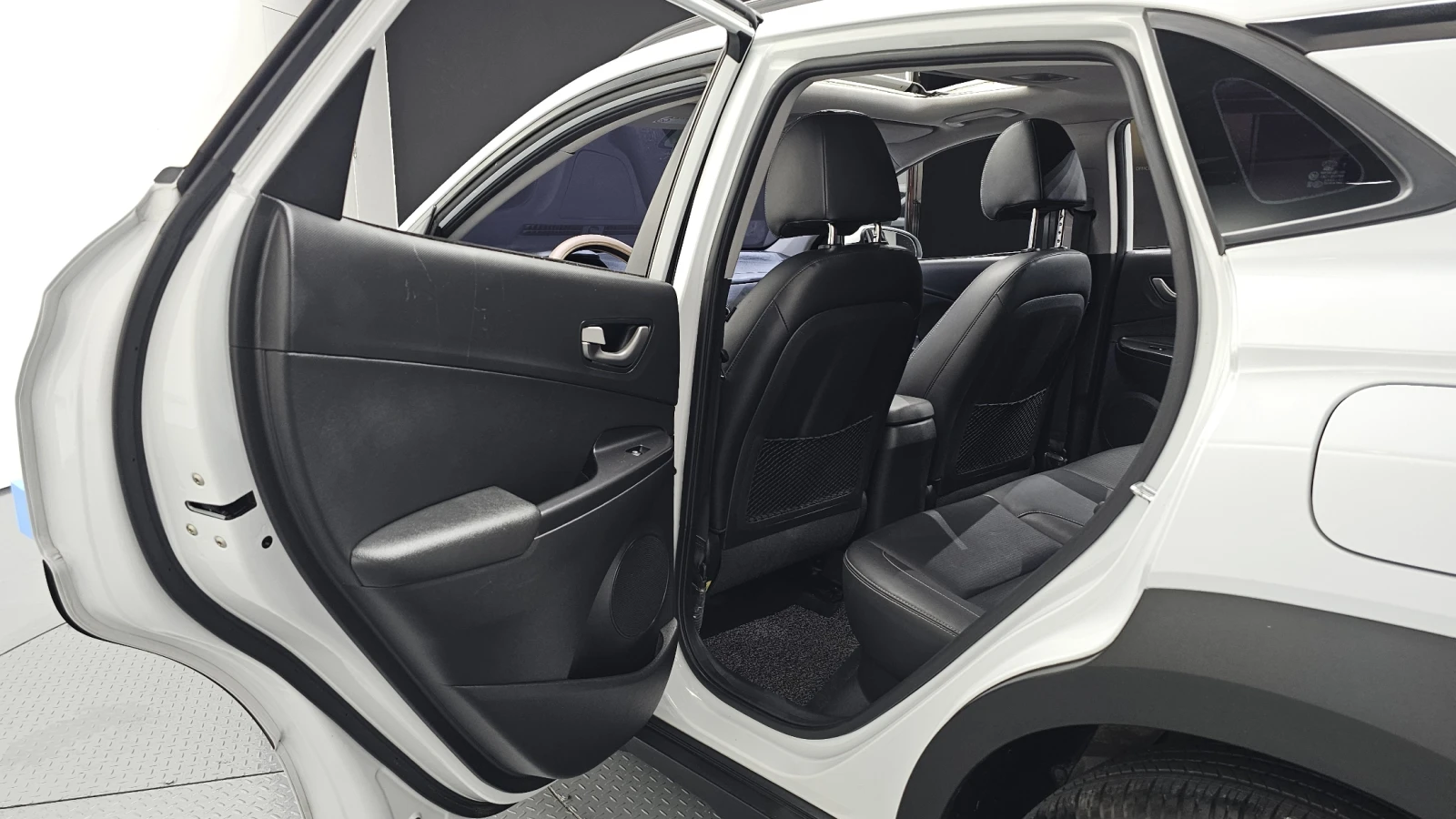 Hyundai Kona 1.6T Modern* ЛЮК* КРАЙНА ЦЕНА, снимка 12 - Автомобили и джипове - 55496099