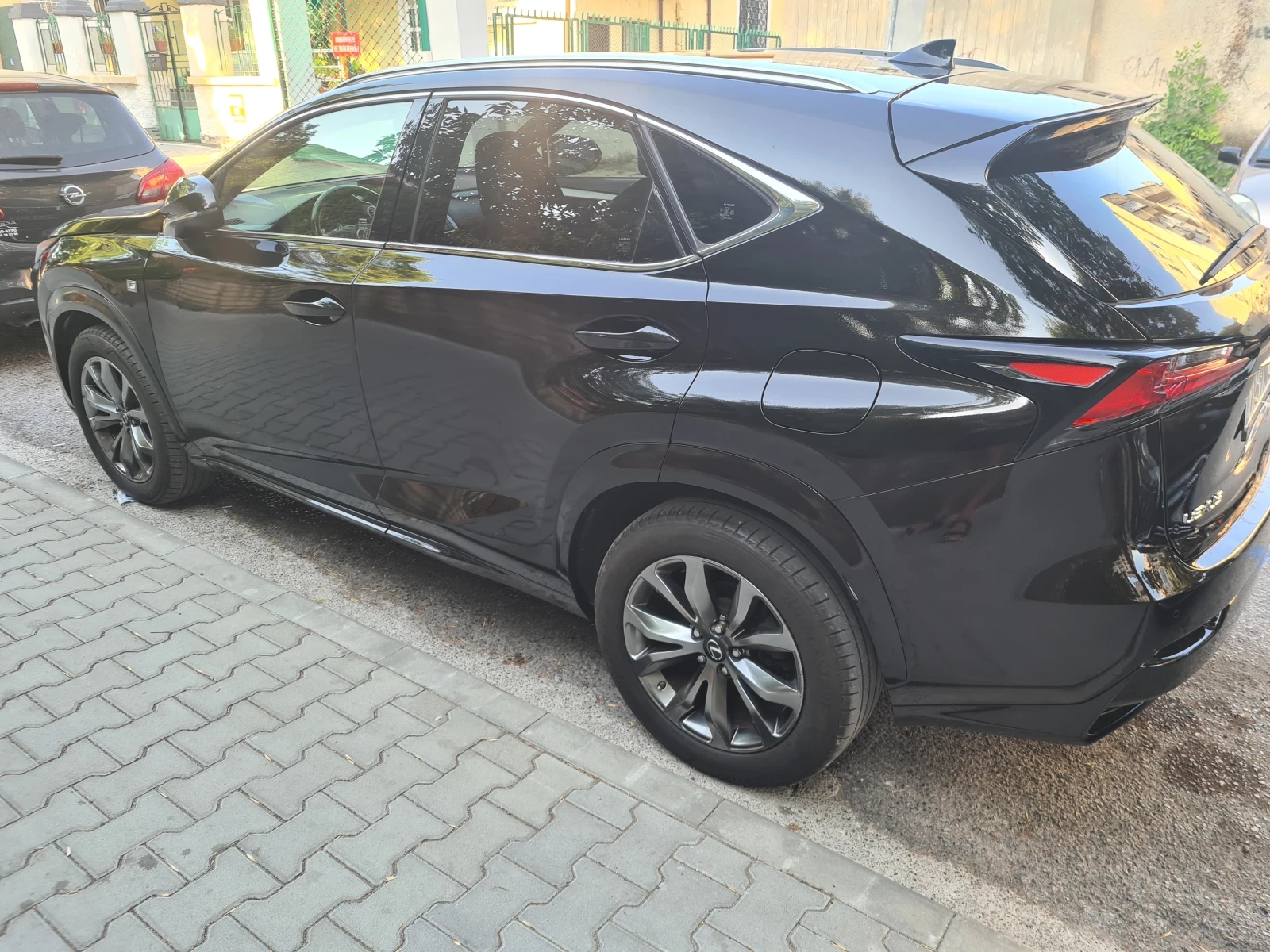 Lexus NX 300h ОТЛИЧНО ТЕХНИЧЕСКО СЪСТОЯНИЕ , снимка 11 - Автомобили и джипове - 55804440