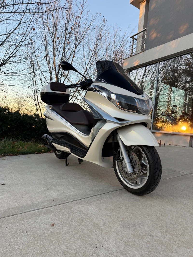 Piaggio X10 ABS / ASR 350i PERFEKTEN, снимка 2 - Мотоциклети и мототехника - 52415757