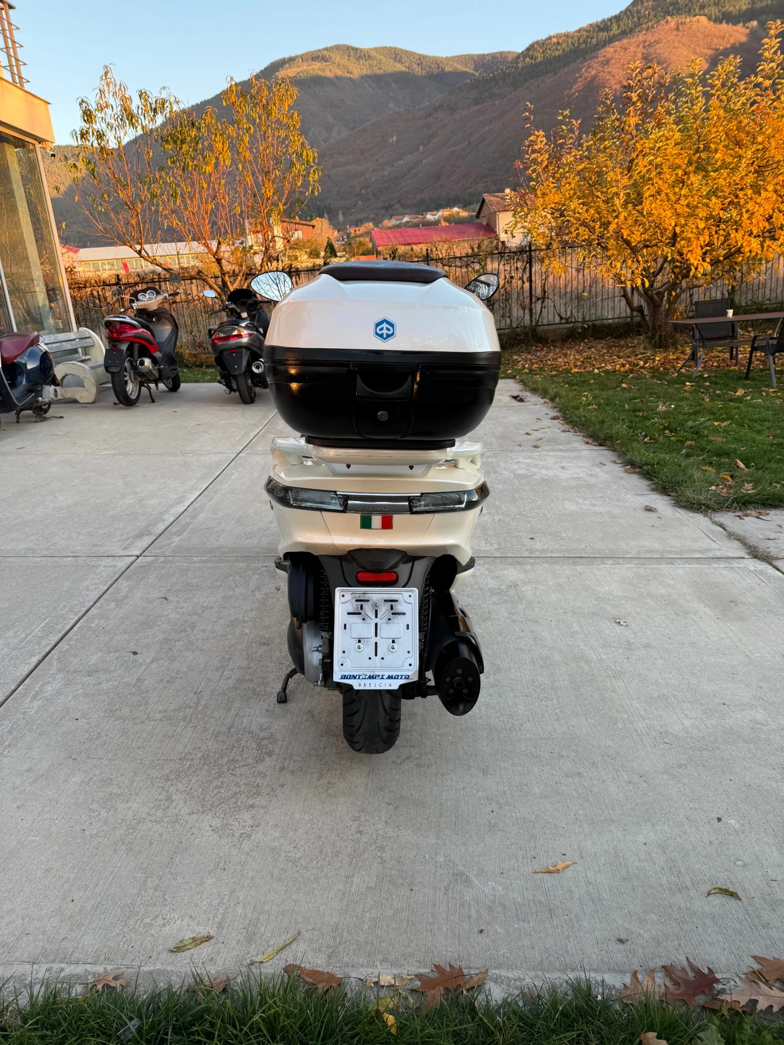 Piaggio X10 ABS / ASR 350i PERFEKTEN | Mobile.bg   7