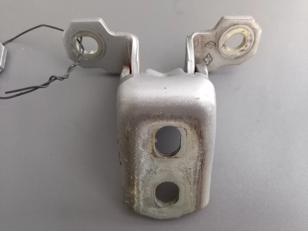 Панта врата предна лява долна Рено Лагуна хечбек 