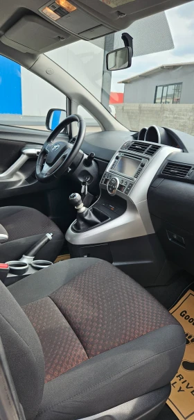 Toyota Verso 1.8, 147кс, 2012година, снимка 7