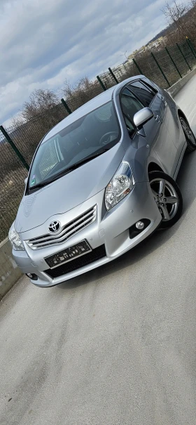 Toyota Verso 1.8, 147кс, 2012година, снимка 10