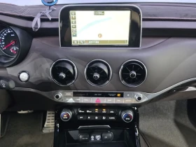 Kia Stinger 3.3L Turbo V6 / 4x4 / Carfax, снимка 13