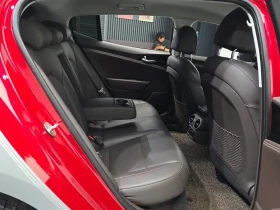 Kia Stinger 3.3L Turbo V6 / 4x4 / Carfax, снимка 12