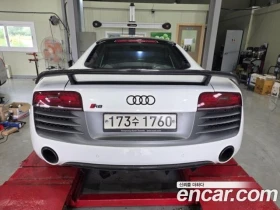 Audi R8 5.2 V10 QUATTRO S TRONIC| КАМЕРА| ПОДГРЕВ| STOCK, снимка 4