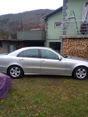 Mercedes-Benz E 220 Avangard, снимка 2