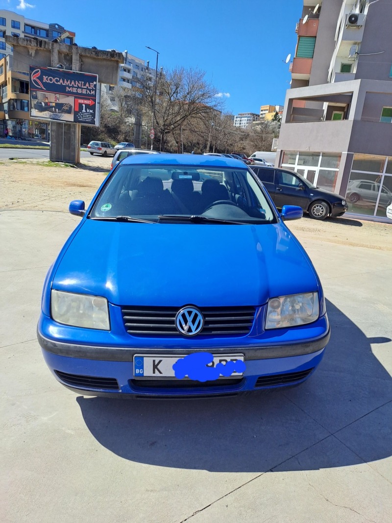 VW Bora 1.6, снимка 1 - Автомобили и джипове - 46188859
