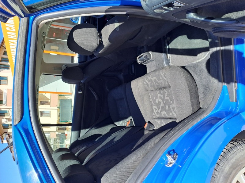 VW Bora 1.6, снимка 8 - Автомобили и джипове - 46188859