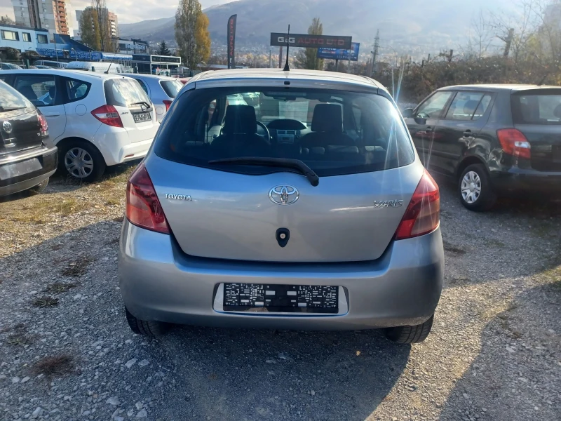 Toyota Yaris 1.3, снимка 3 - Автомобили и джипове - 47944472