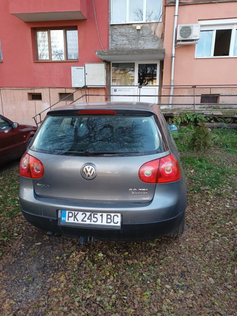 VW Golf 2.0 TDI, снимка 3 - Автомобили и джипове - 48133586