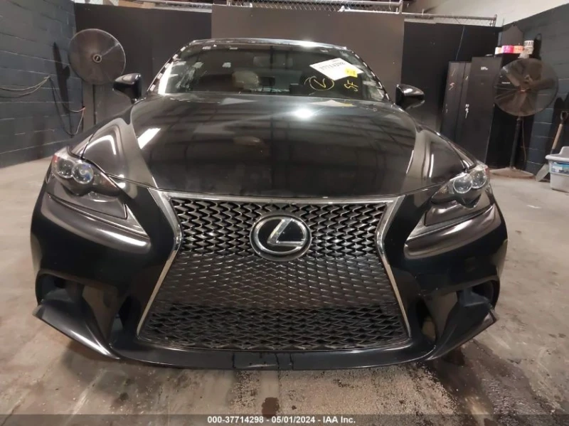 Lexus IS 300 UNKNOWN SPECS All Wheel Drive, снимка 4 - Автомобили и джипове - 48176324