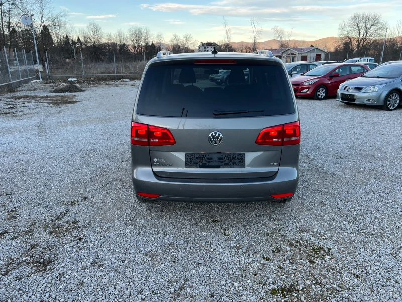 VW Touran, снимка 3 - Автомобили и джипове - 48382380