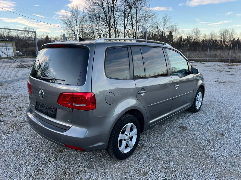 VW Touran, снимка 5 - Автомобили и джипове - 48382380