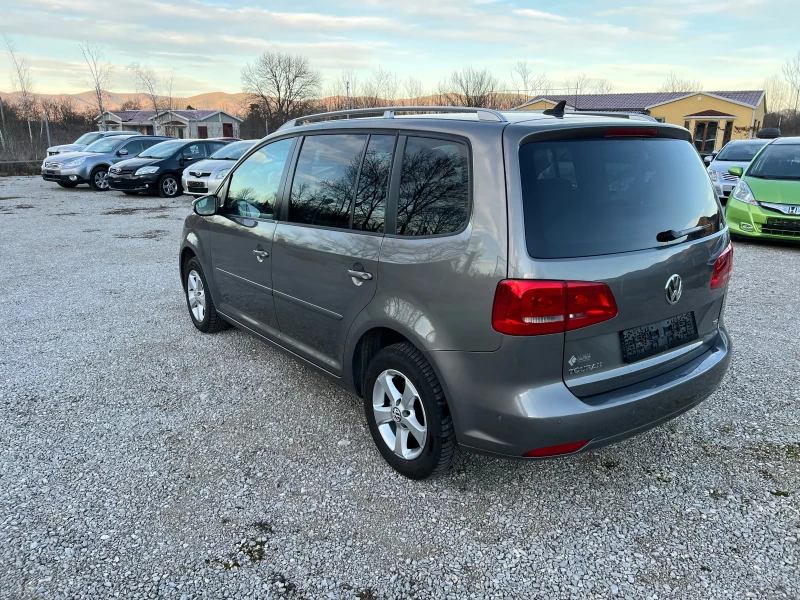 VW Touran, снимка 11 - Автомобили и джипове - 48382380