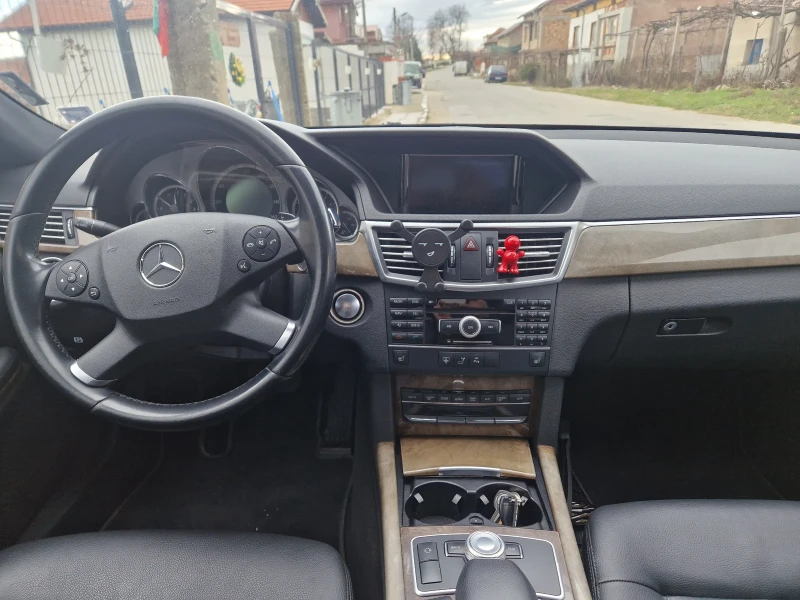 Mercedes-Benz E 350 ГАЗ, 4х4, ПАНОРАМА, 272 к.с., снимка 17 - Автомобили и джипове - 51002319