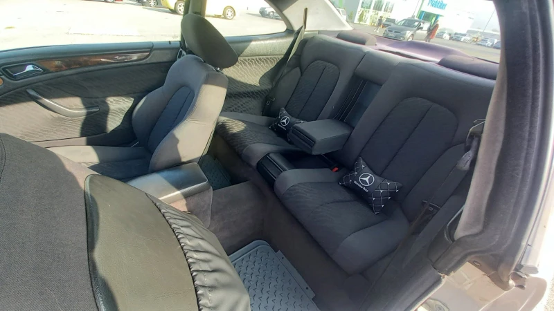 Mercedes-Benz CLK 230 Kompressor, снимка 7 - Автомобили и джипове - 52473294
