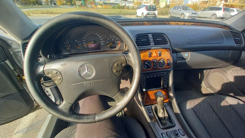 Mercedes-Benz CLK 230 Kompressor, снимка 9 - Автомобили и джипове - 52473294