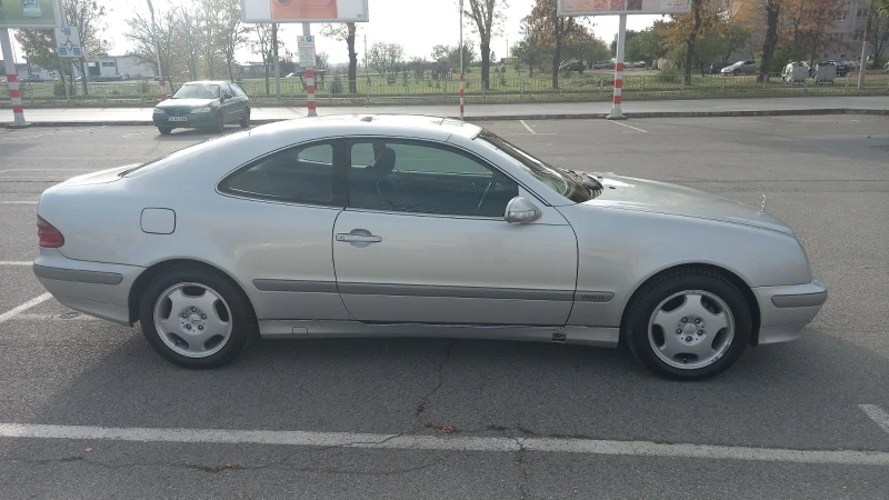 Mercedes-Benz CLK 230 Kompressor, снимка 3 - Автомобили и джипове - 52473294