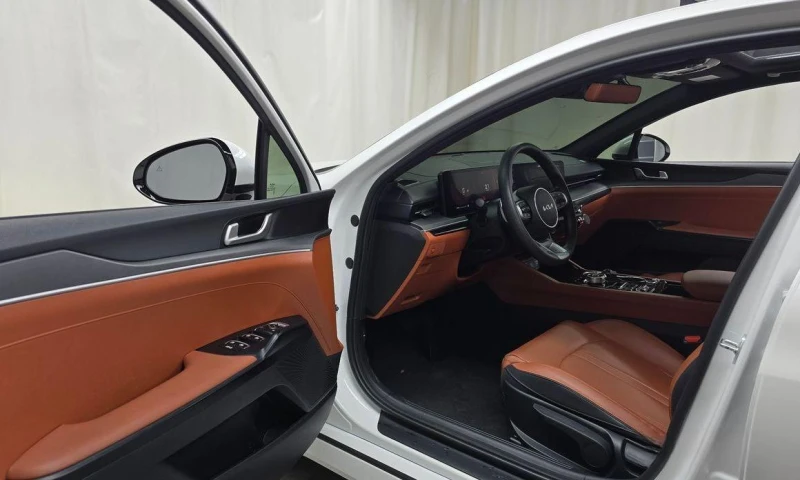 Kia K5 2.0 Prestige * НАЙ-ДОБРА ЦЕНА В БЪЛГАРИЯ* , снимка 10 - Автомобили и джипове - 52357535