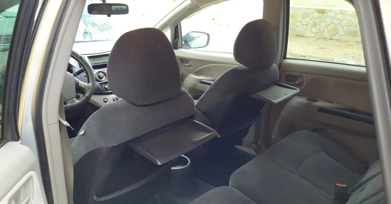 Mitsubishi Grandis Газ/Бензин, снимка 8 - Автомобили и джипове - 52803271