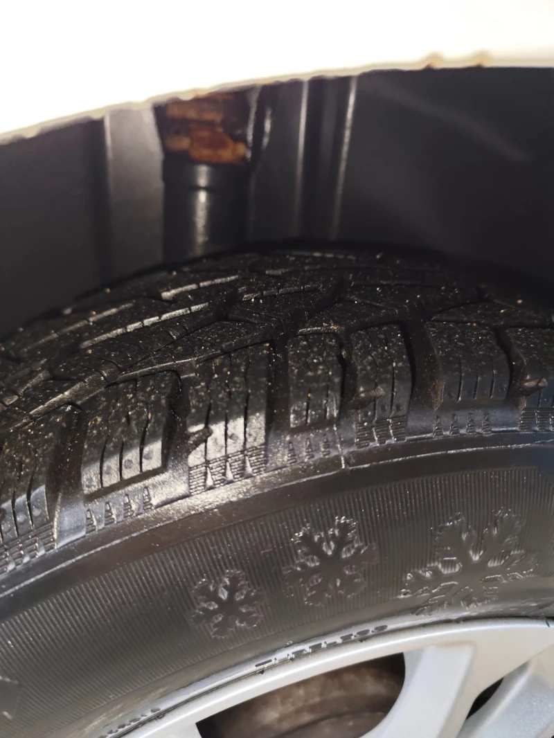 VW Touran TDi Bluemotion, снимка 5 - Автомобили и джипове - 53224434