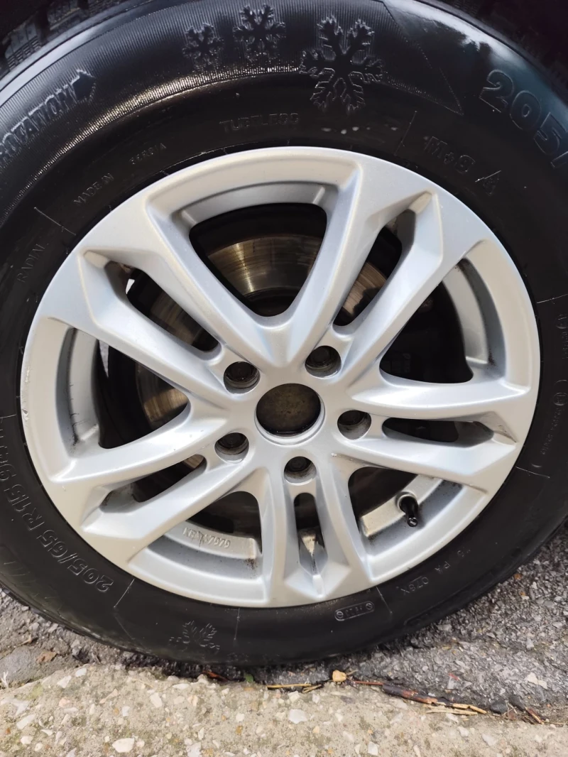 VW Touran TDi Bluemotion, снимка 6 - Автомобили и джипове - 53224434