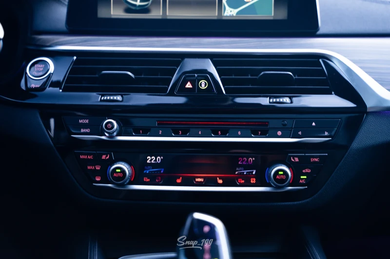 BMW 540 XDrive 61000км, снимка 13 - Автомобили и джипове - 53457892