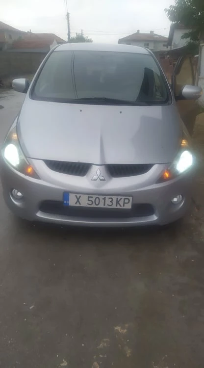 Mitsubishi Grandis Газ/Бензин, снимка 9 - Автомобили и джипове - 52803271