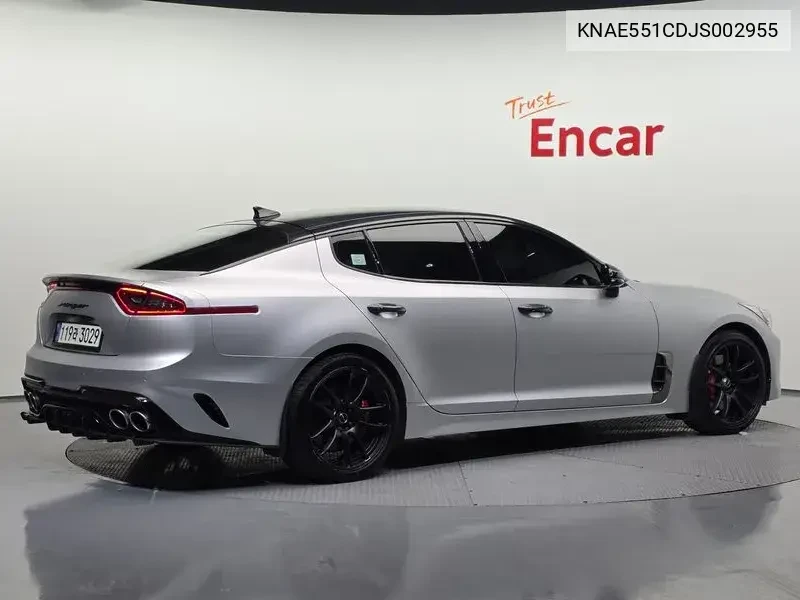 Kia Stinger 3.3L Turbo V6 / 4x4 / Carfax, снимка 3 - Автомобили и джипове - 55094399