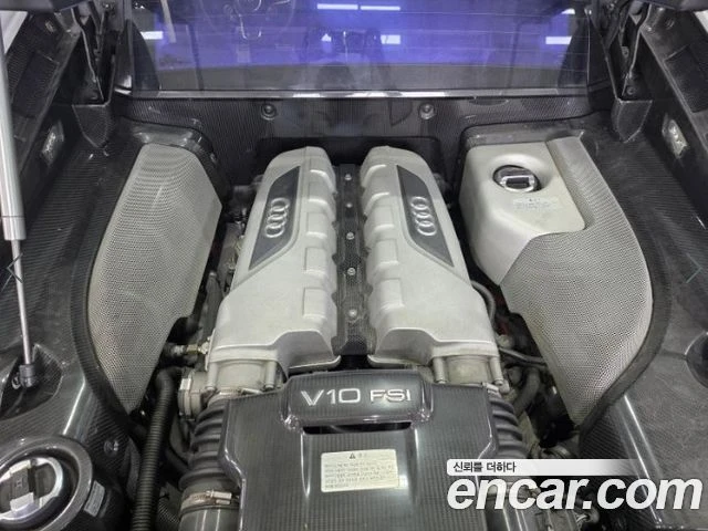 Audi R8 5.2 V10 QUATTRO S TRONIC| КАМЕРА| ПОДГРЕВ| STOCK, снимка 14 - Автомобили и джипове - 55887797