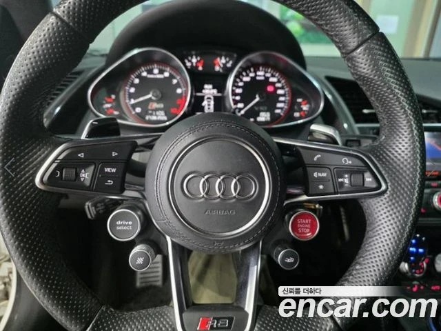 Audi R8 5.2 V10 QUATTRO S TRONIC| КАМЕРА| ПОДГРЕВ| STOCK, снимка 10 - Автомобили и джипове - 55887797