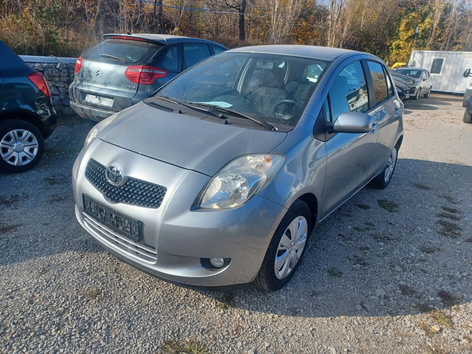 Toyota Yaris 1.3 - изображение 2