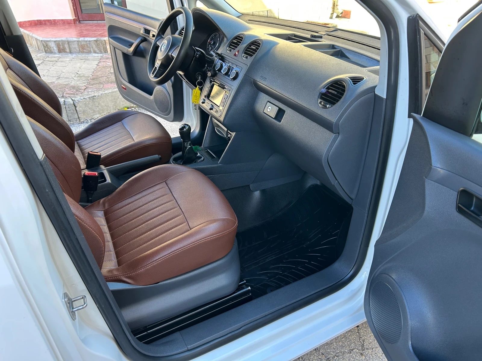 VW Caddy 1.6TDI EXCLUSIVE EURO 5 | Mobile.bg — изображение 9