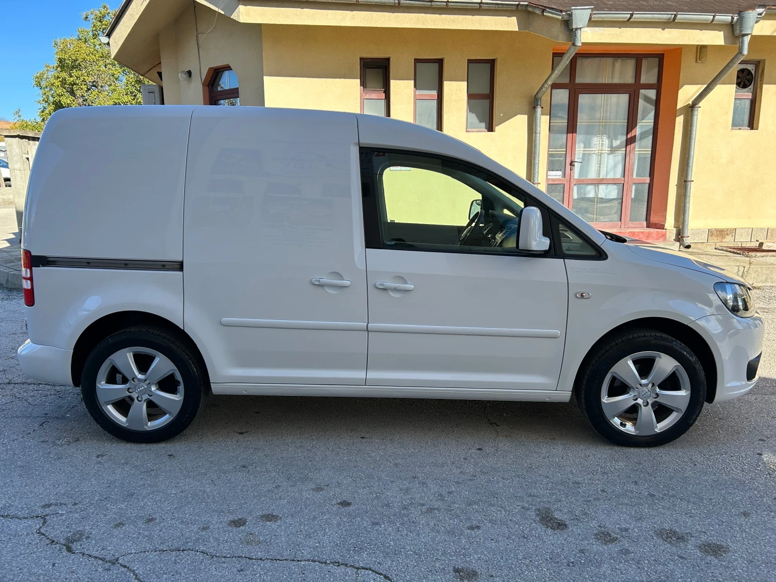 VW Caddy 1.6TDI EXCLUSIVE EURO 5 | Mobile.bg — изображение 4