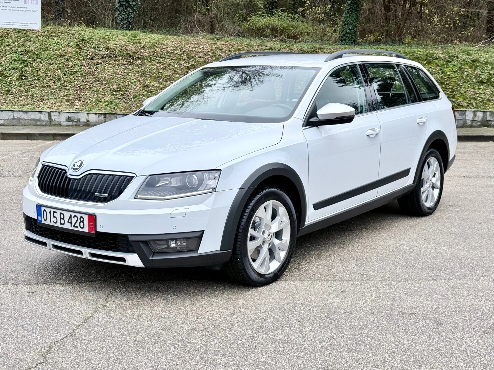 Skoda Octavia SCOUT* 2.0TDI-184k.c.* DSG* 4X4* KeyLess* ������*  | Mobile.bg � ����������� 1