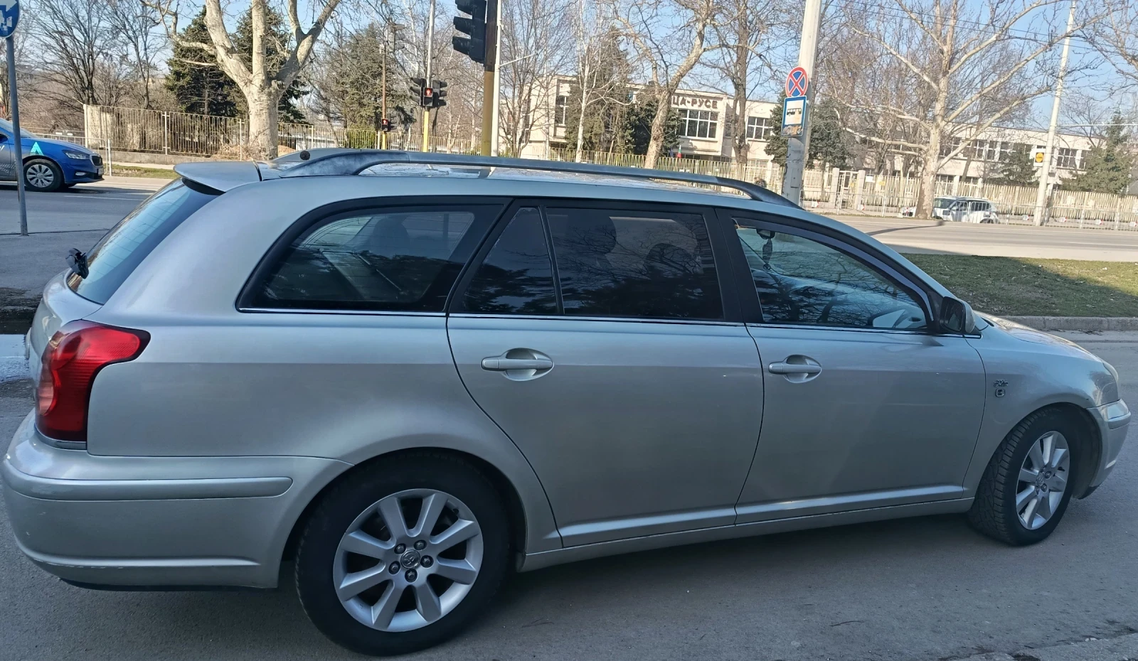 Toyota Avensis, снимка 3 - Автомобили и джипове - 53710505